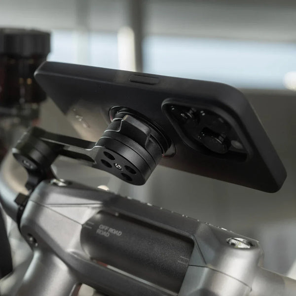 Secure mounting with Twist-to-Lock